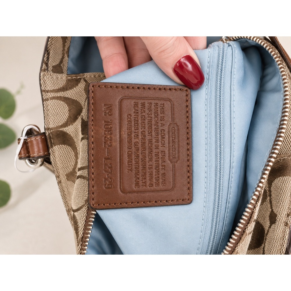 C211 Coach Gallery Tote - Picture 7 of 8